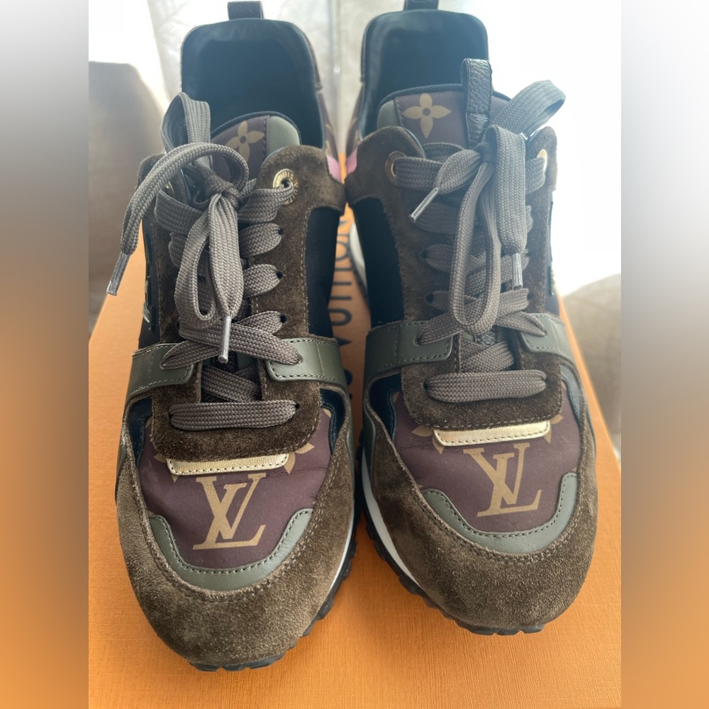 Almost brand new Louis Vuitton Run Away Sneakers